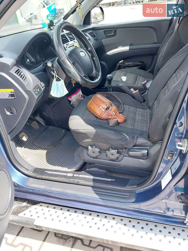 Внедорожник / Кроссовер Kia Sportage 2007 в Нововолынске