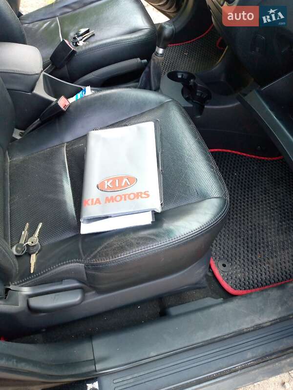 Позашляховик / Кросовер Kia Sportage 2005 в Звенигородці