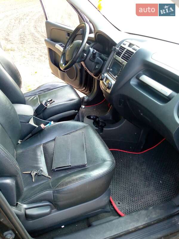 Позашляховик / Кросовер Kia Sportage 2005 в Звенигородці