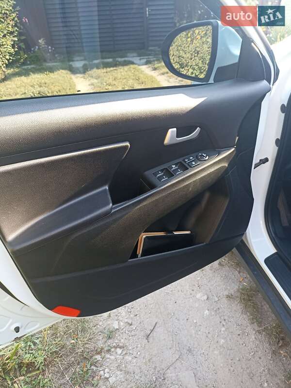 Внедорожник / Кроссовер Kia Sportage 2015 в Харькове фото 4 Внедорожник / Кроссовер Kia Sportage 2015 в Харькове