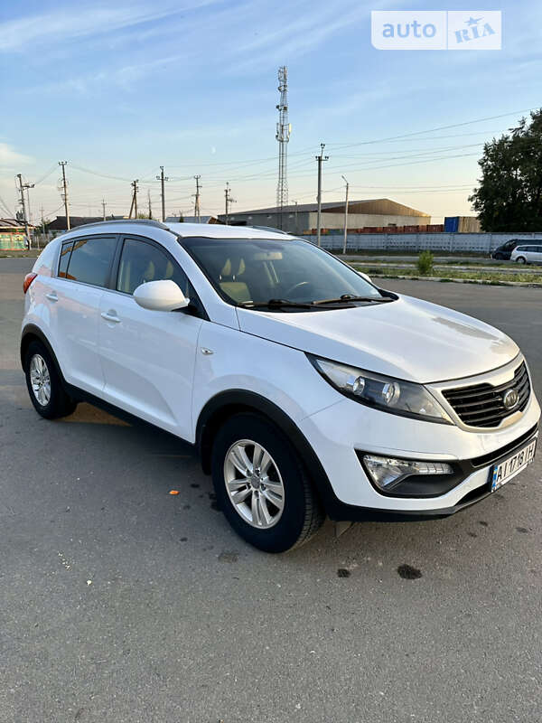 Внедорожник / Кроссовер Kia Sportage 2012 в 