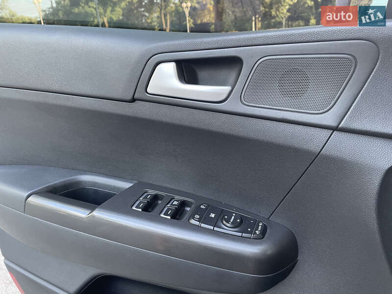 Позашляховик / Кросовер Kia Sportage 2017 в Запоріжжі