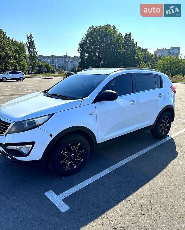 Внедорожник / Кроссовер Kia Sportage 2012 в Новгородке