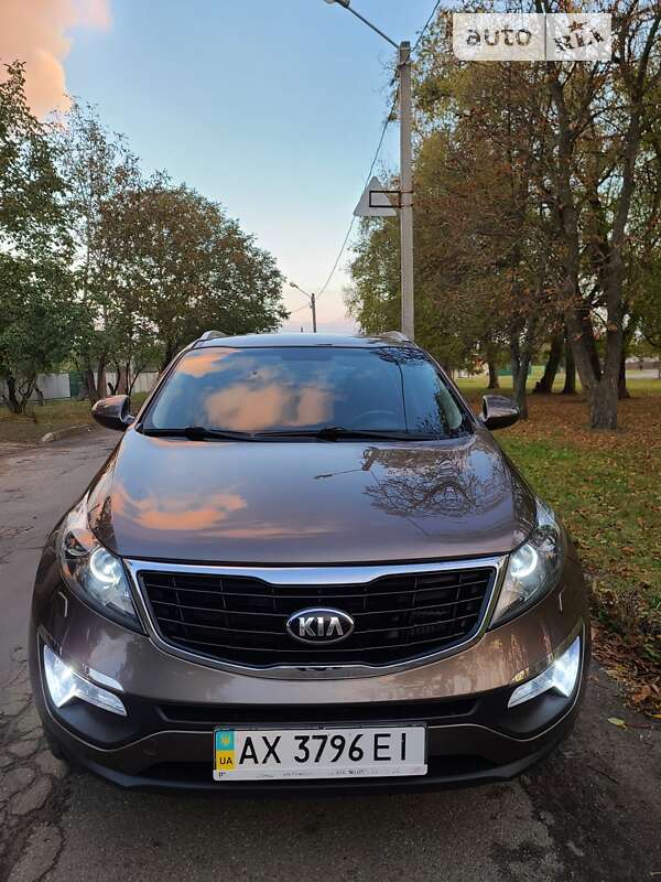 Позашляховик / Кросовер Kia Sportage 2015 в Харкові
