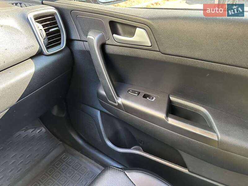 Внедорожник / Кроссовер Kia Sportage 2019 в Черкассах