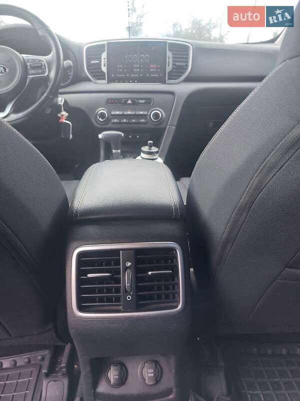 Позашляховик / Кросовер Kia Sportage 2016 в Долині