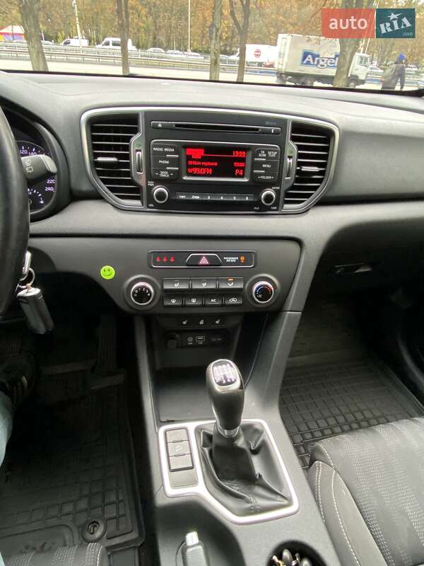 Позашляховик / Кросовер Kia Sportage 2016 в Києві