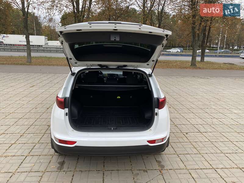 Позашляховик / Кросовер Kia Sportage 2016 в Києві