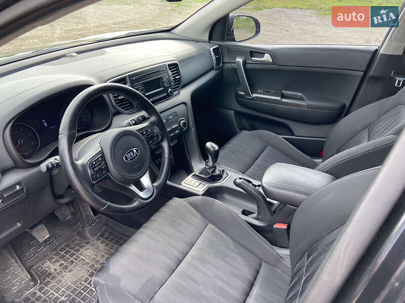 Внедорожник / Кроссовер Kia Sportage 2016 в Тернополе