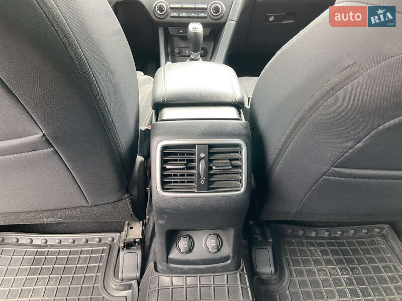 Внедорожник / Кроссовер Kia Sportage 2016 в Тернополе