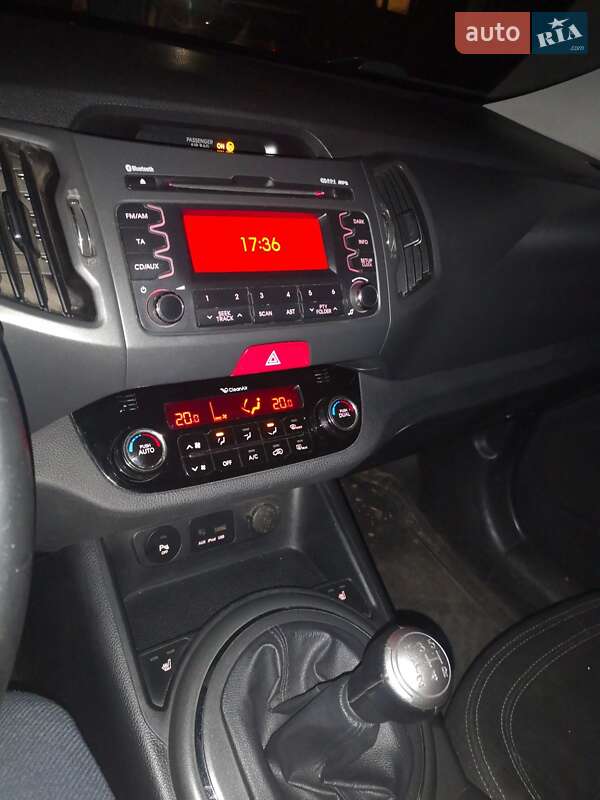 Внедорожник / Кроссовер Kia Sportage 2010 в Кременчуге