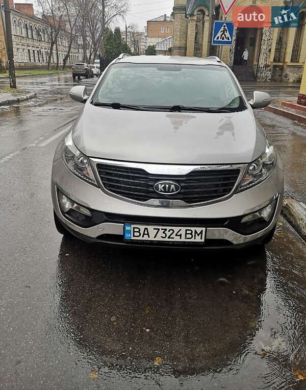 Внедорожник / Кроссовер Kia Sportage 2010 в Кременчуге