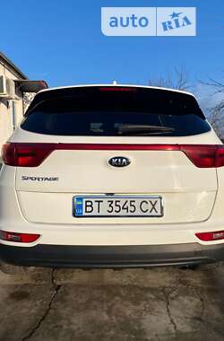 Внедорожник / Кроссовер Kia Sportage 2016 в Высокополье