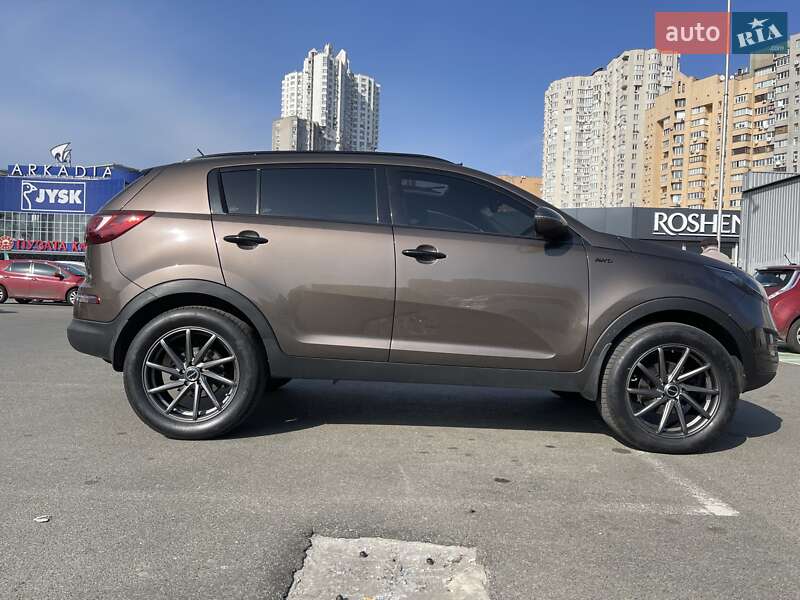 Внедорожник / Кроссовер Kia Sportage 2011 в Киеве