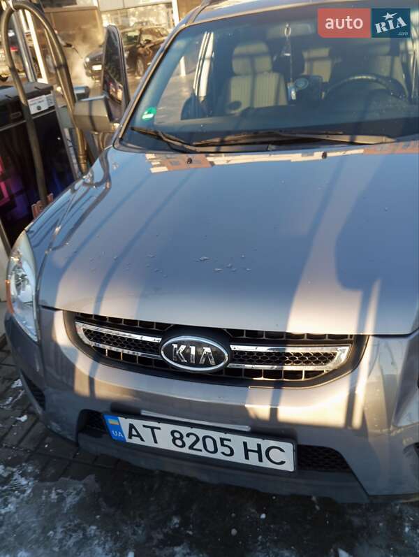 Внедорожник / Кроссовер Kia Sportage 2010 в Ивано-Франковске