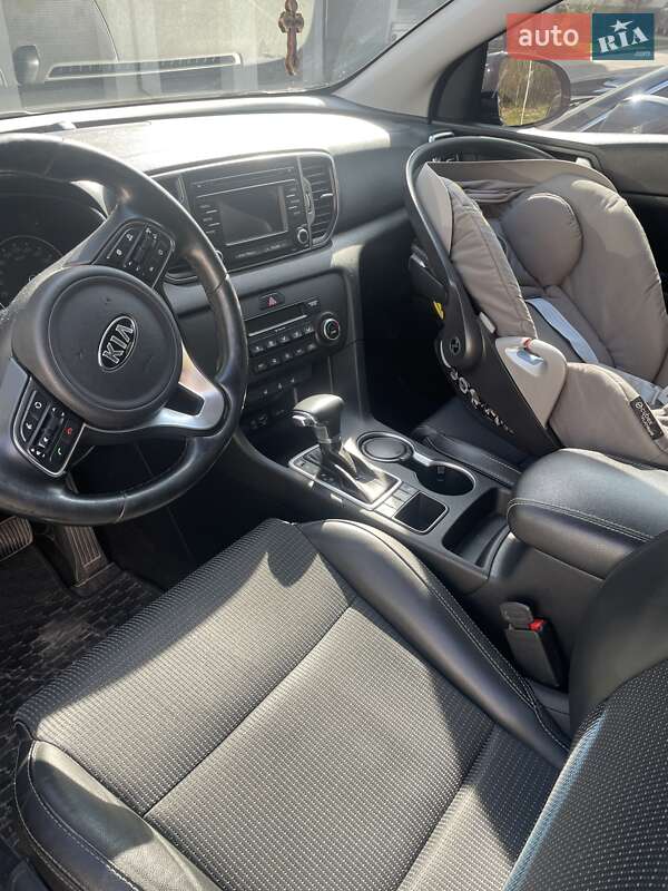 Внедорожник / Кроссовер Kia Sportage 2017 в Ужгороде