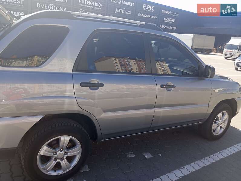 Внедорожник / Кроссовер Kia Sportage 2010 в Ивано-Франковске