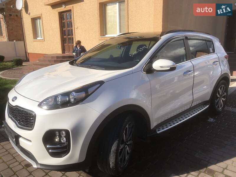 Внедорожник / Кроссовер Kia Sportage 2017 в Черновцах