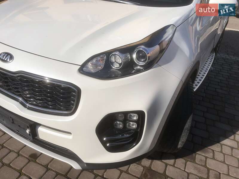 Внедорожник / Кроссовер Kia Sportage 2017 в Черновцах