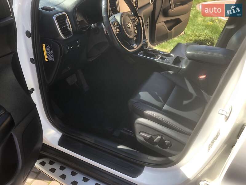 Внедорожник / Кроссовер Kia Sportage 2017 в Черновцах