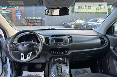 Внедорожник / Кроссовер Kia Sportage 2011 в Черновцах