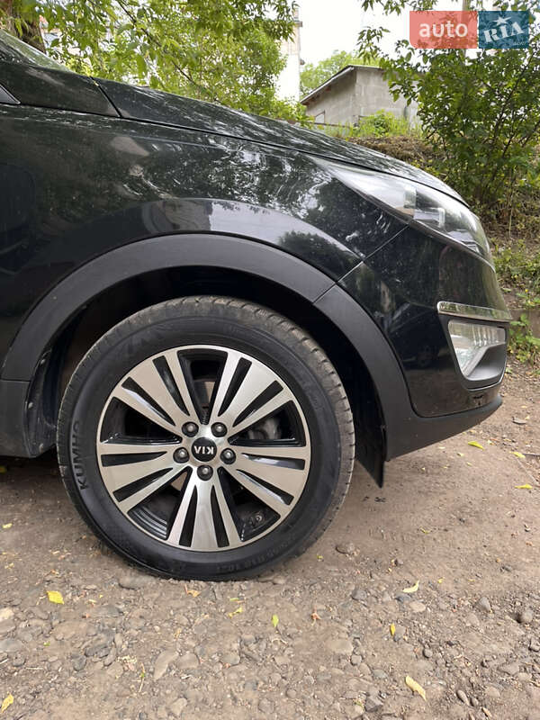 Позашляховик / Кросовер Kia Sportage 2015 в Чернівцях