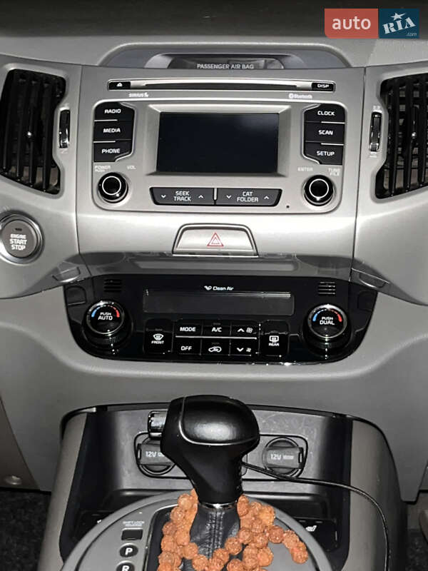 Позашляховик / Кросовер Kia Sportage 2015 в Чернівцях