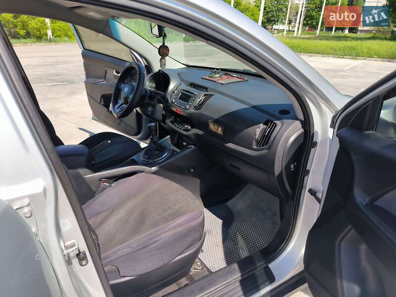 Внедорожник / Кроссовер Kia Sportage 2011 в Синельниково