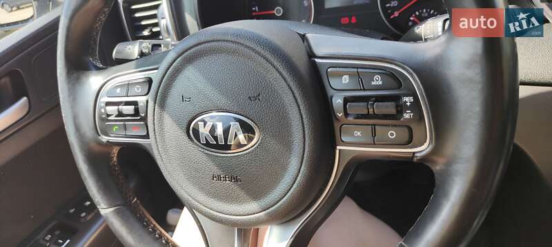 Внедорожник / Кроссовер Kia Sportage 2016 в Ивано-Франковске