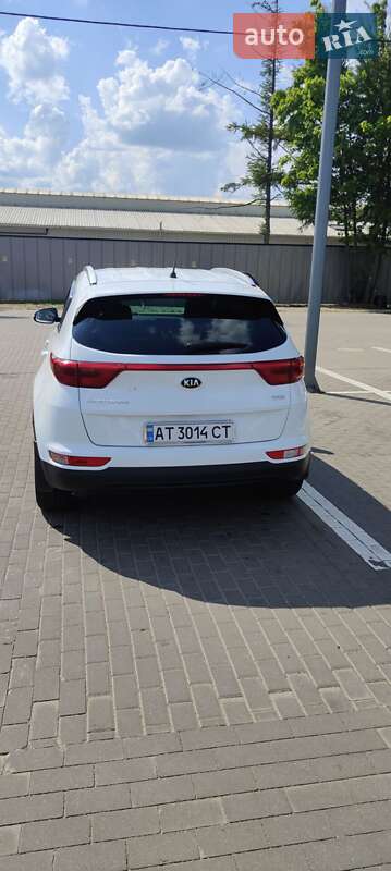 Внедорожник / Кроссовер Kia Sportage 2016 в Ивано-Франковске