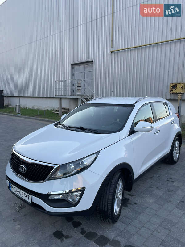 Позашляховик / Кросовер Kia Sportage 2015 в Львові