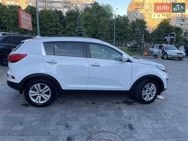 Позашляховик / Кросовер Kia Sportage 2015 в Львові