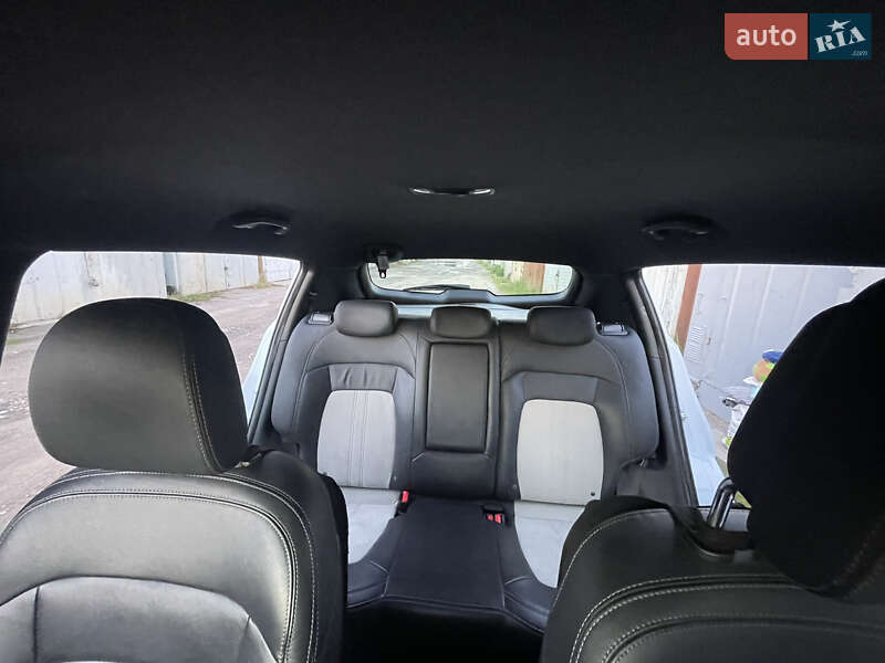 Позашляховик / Кросовер Kia Sportage 2015 в Львові