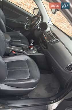 Позашляховик / Кросовер Kia Sportage 2011 в 