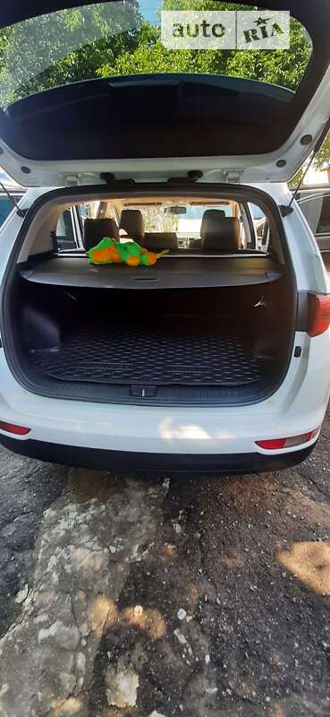 Позашляховик / Кросовер Kia Sportage 2016 в Мурованих Курилівцях