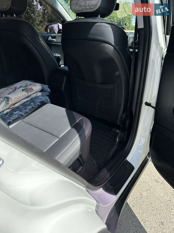 Внедорожник / Кроссовер Kia Sportage 2015 в Одессе