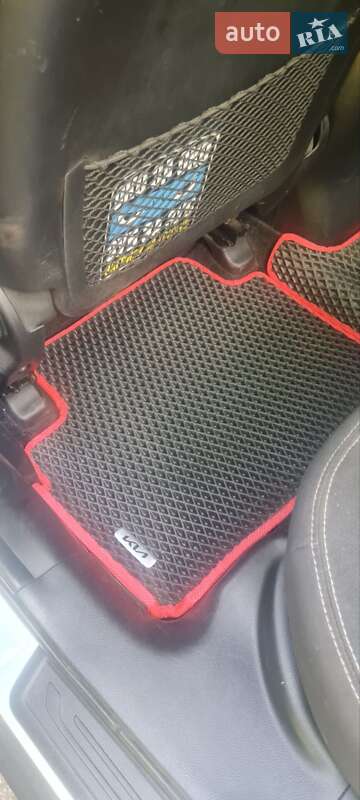 Внедорожник / Кроссовер Kia Sportage 2011 в Первомайске