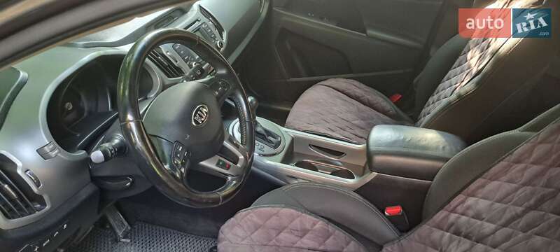 Позашляховик / Кросовер Kia Sportage 2015 в Чернівцях