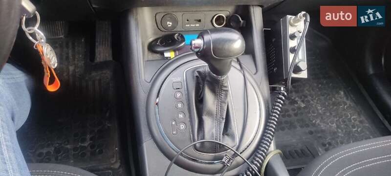 Внедорожник / Кроссовер Kia Sportage 2012 в Киеве