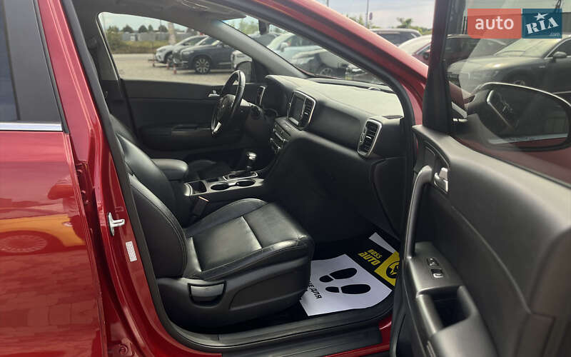 Внедорожник / Кроссовер Kia Sportage 2016 в Мукачево