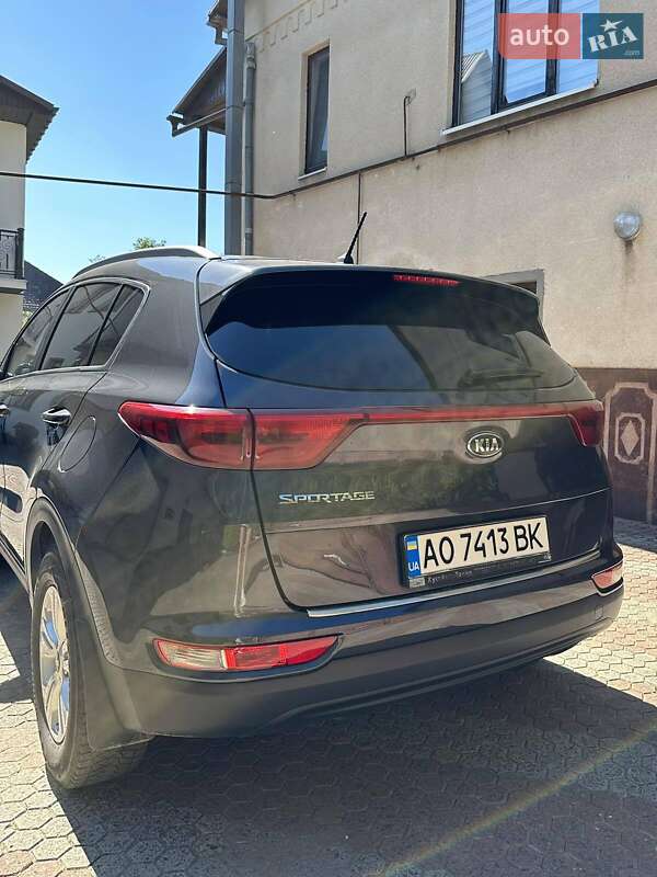 Внедорожник / Кроссовер Kia Sportage 2016 в Ужгороде