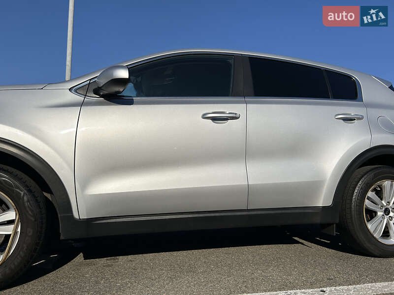 Внедорожник / Кроссовер Kia Sportage 2017 в Киеве