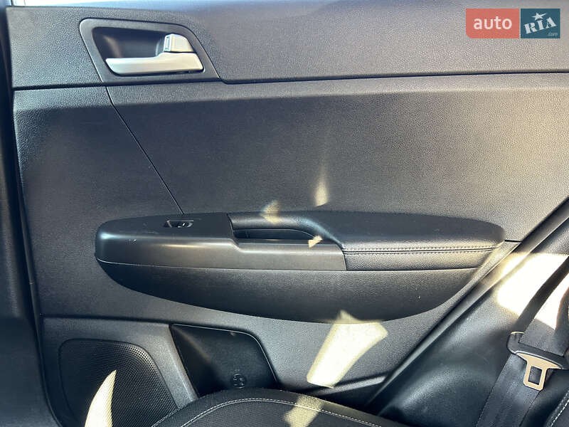 Внедорожник / Кроссовер Kia Sportage 2017 в Киеве