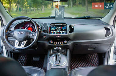 Внедорожник / Кроссовер Kia Sportage 2012 в 