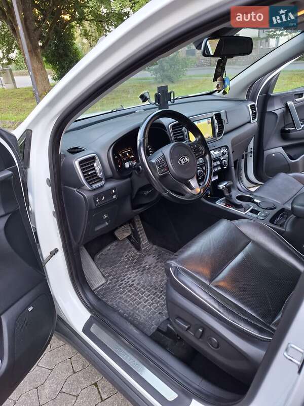 Внедорожник / Кроссовер Kia Sportage 2016 в Сумах