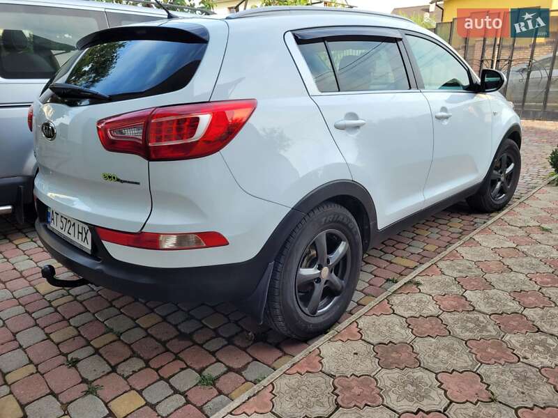 Позашляховик / Кросовер Kia Sportage 2011 в Надвірній