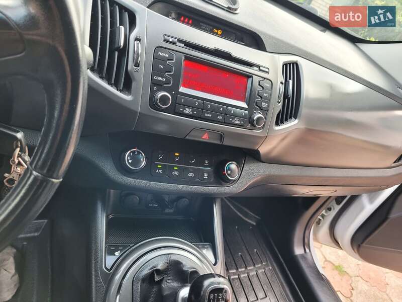Позашляховик / Кросовер Kia Sportage 2011 в Надвірній
