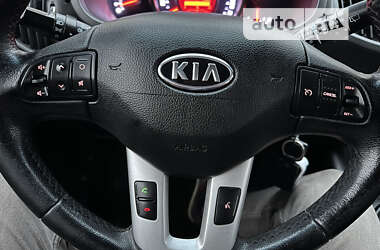 Позашляховик / Кросовер Kia Sportage 2012 в Чернівцях