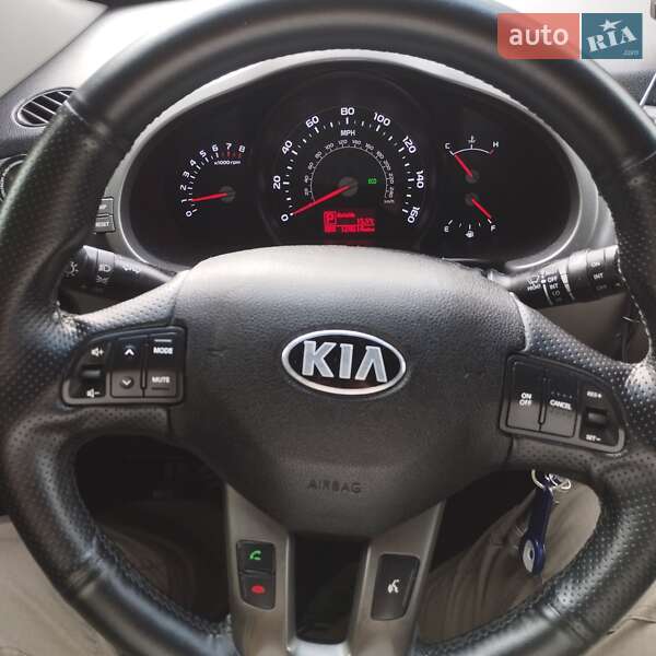 Внедорожник / Кроссовер Kia Sportage 2014 в Киеве