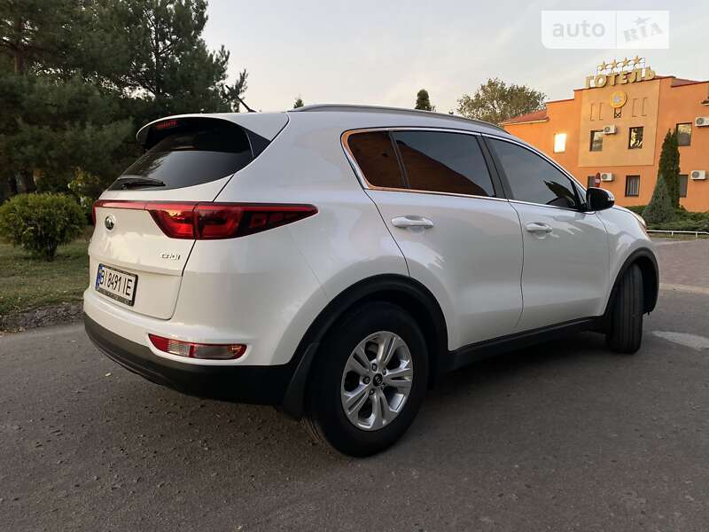 Позашляховик / Кросовер Kia Sportage 2017 в Гребінці